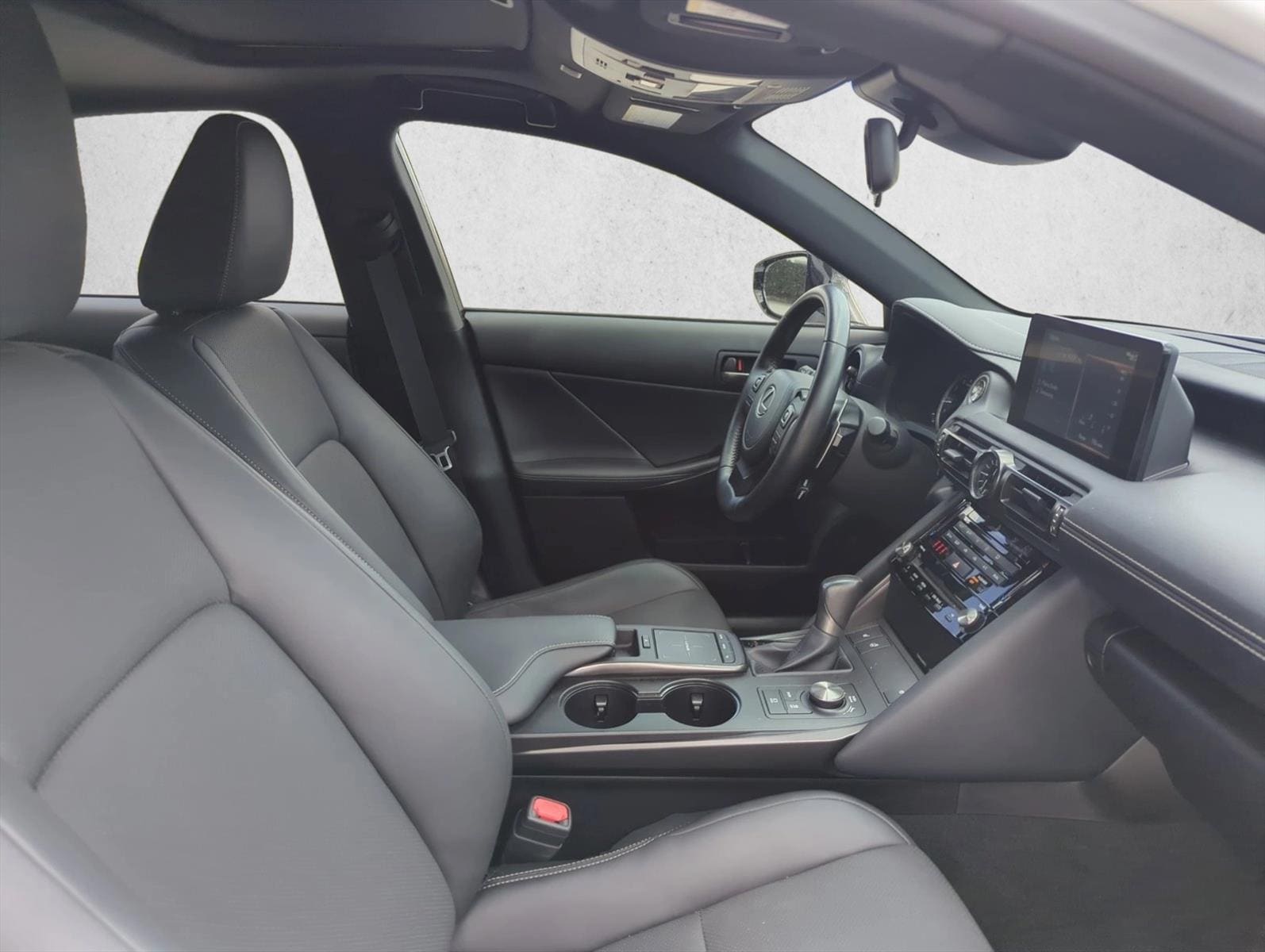 2025 Lexus IS 22