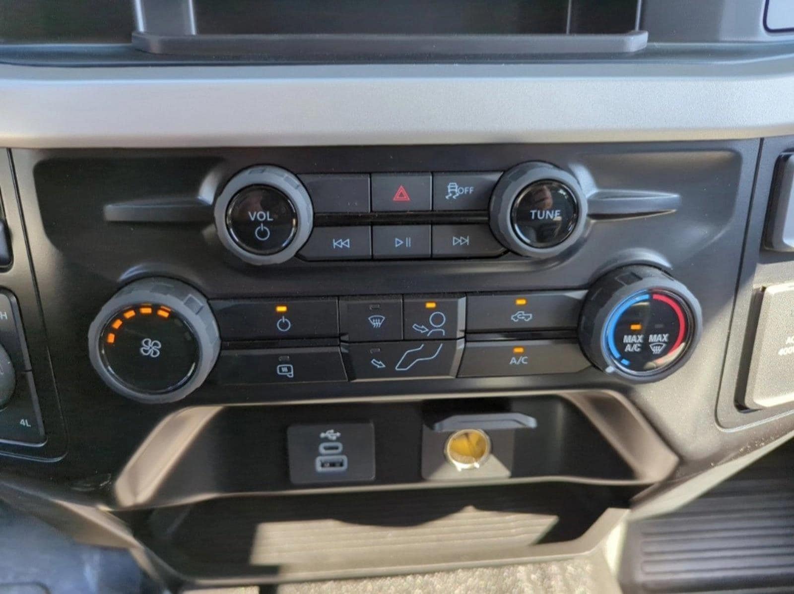 2025 Ford F-450 Super Duty Chassis Cab XL - Photo 13