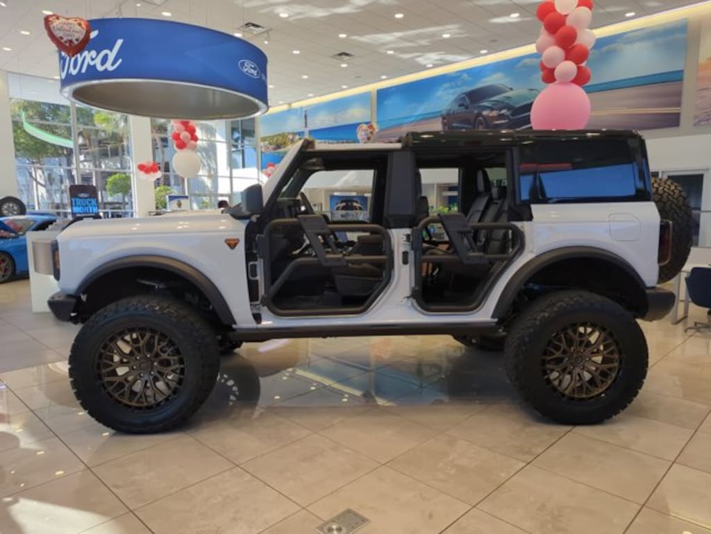 New 2025 Ford Bronco Badlands SUV