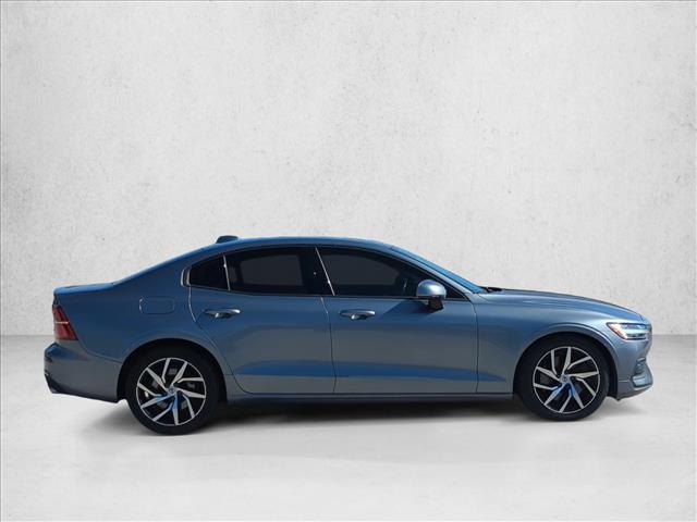 2020 Volvo S60 T6 AWD Momentum photo 4