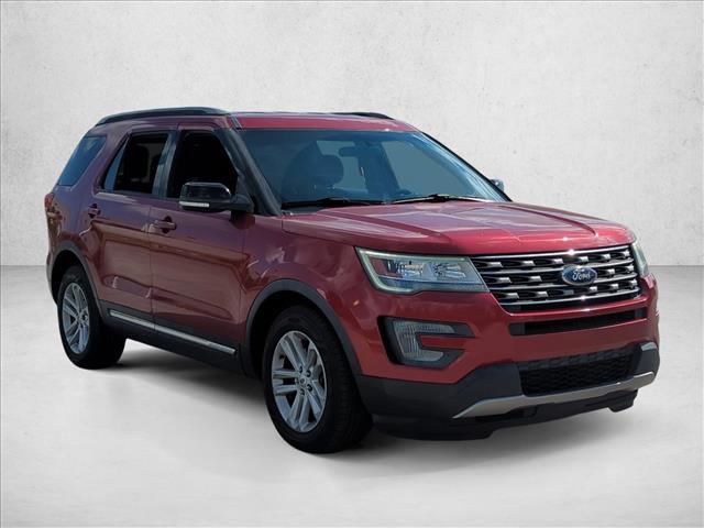 2017 Ford Explorer XLT photo 3