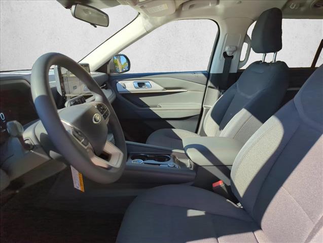 2026 Ford Explorer photo 4