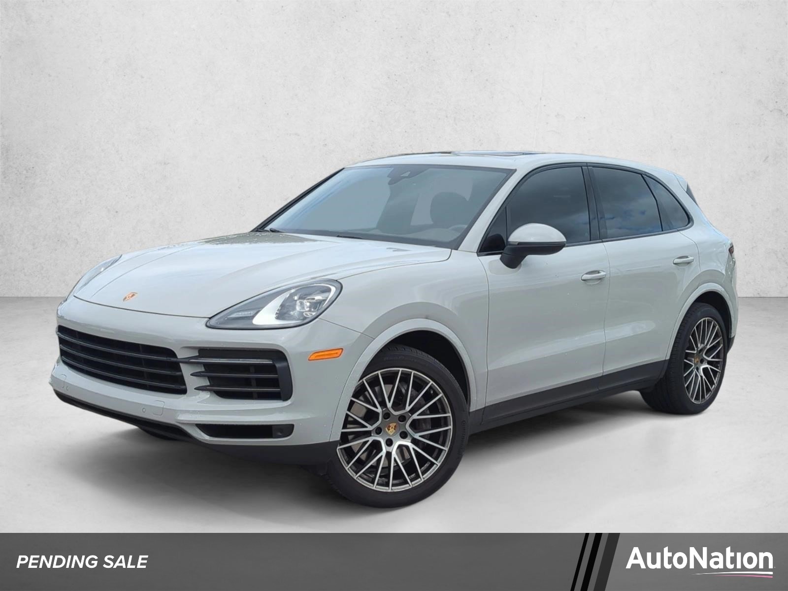 2023 Porsche Cayenne Platinum Edition's photo