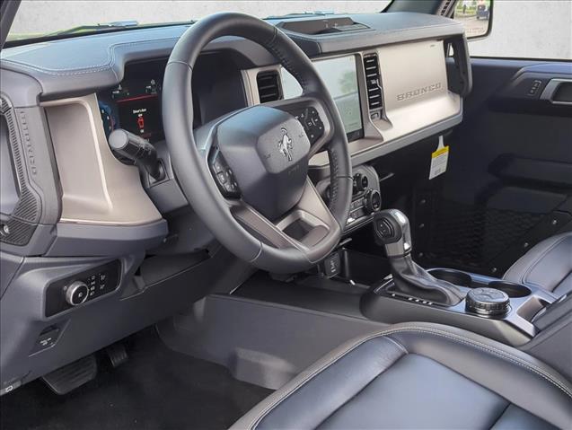 2025 Ford Bronco Outer Banks photo 3