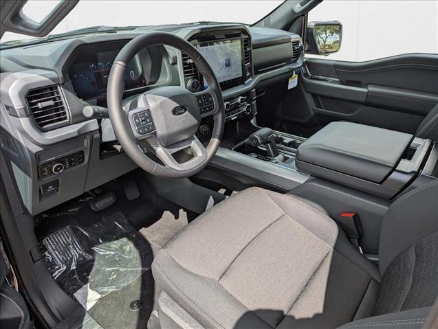 2025 Ford F-150 Lariat photo 3