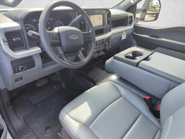 2025 Ford F-250 XL photo 3