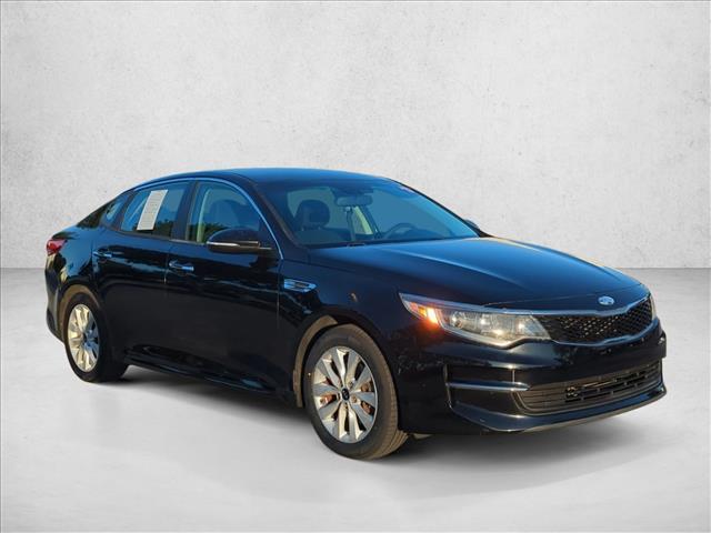 2017 Kia Optima LX photo 3