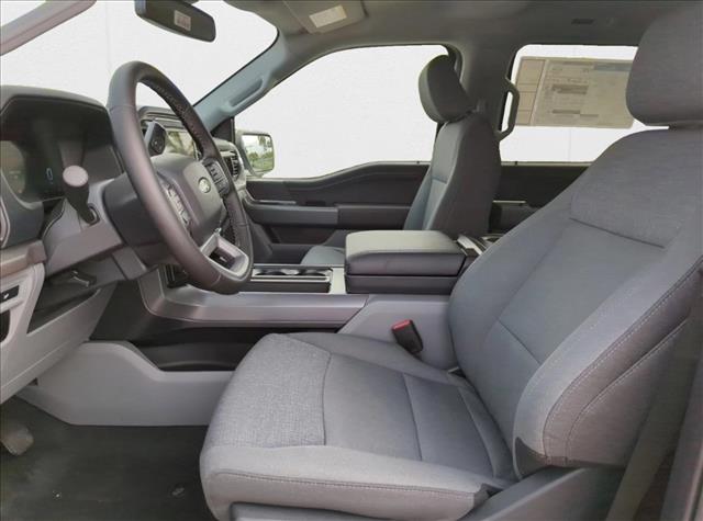 2025 Ford F-150 XLT photo 4