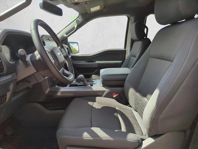 2025 Ford F-150 XLT photo 4