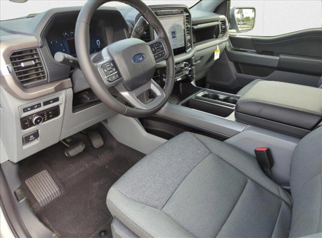 2025 Ford F-150 XLT photo 3