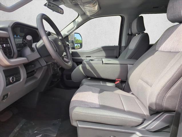 2026 Ford F-350 XLT photo 3