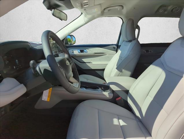 2026 Ford Explorer photo 4