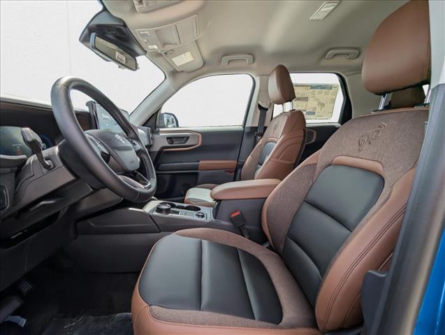 2025 Ford Bronco Sport Outer Banks photo 4