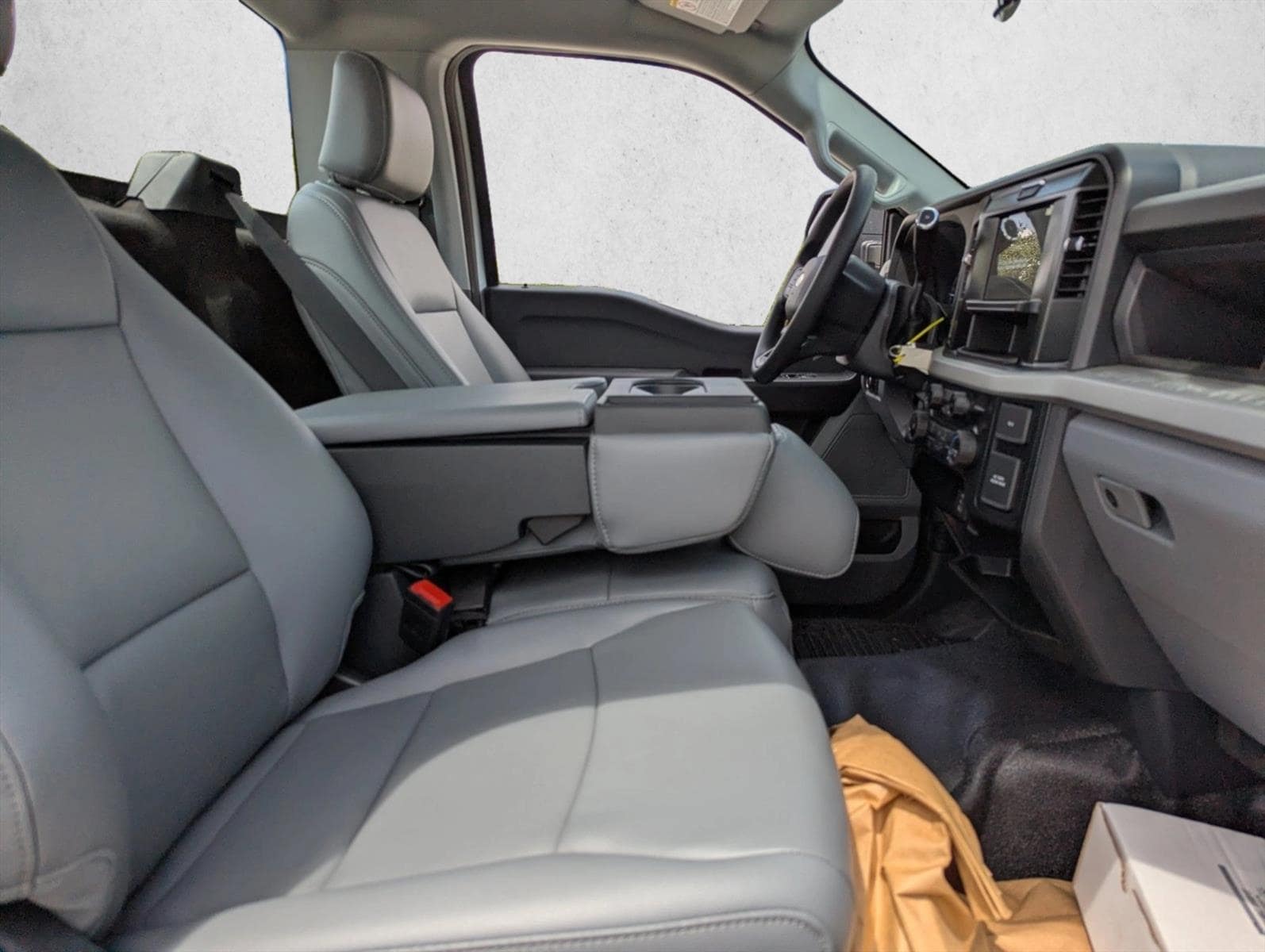 2025 Ford F-600 Super Duty Chassis Cab XL - Photo 16