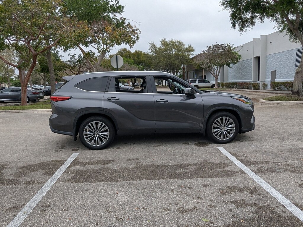 Used 2022 Toyota Highlander Platinum SUV