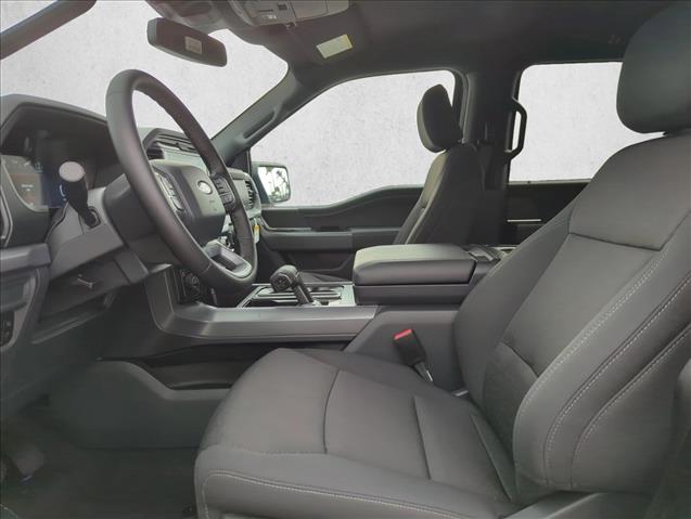 2025 Ford F-150 XLT photo 4