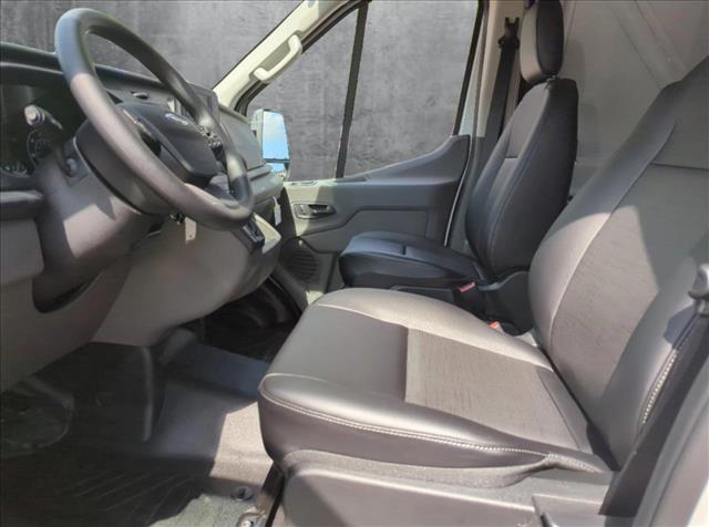 2025 Ford Transit photo 4