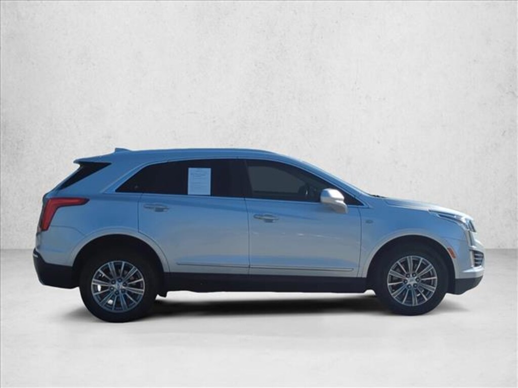 Used 2017 CADILLAC XT5 Luxury FWD SUV