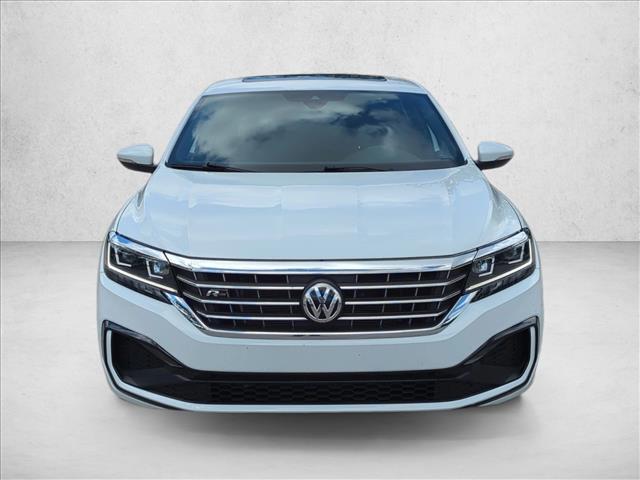2022 Volkswagen Passat 2.0T R-Line photo 2