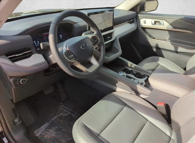 2026 Ford Explorer photo 3