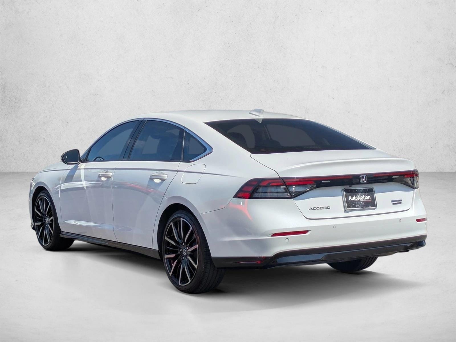 2023 Honda Accord Hybrid Touring w/BSI photo 6