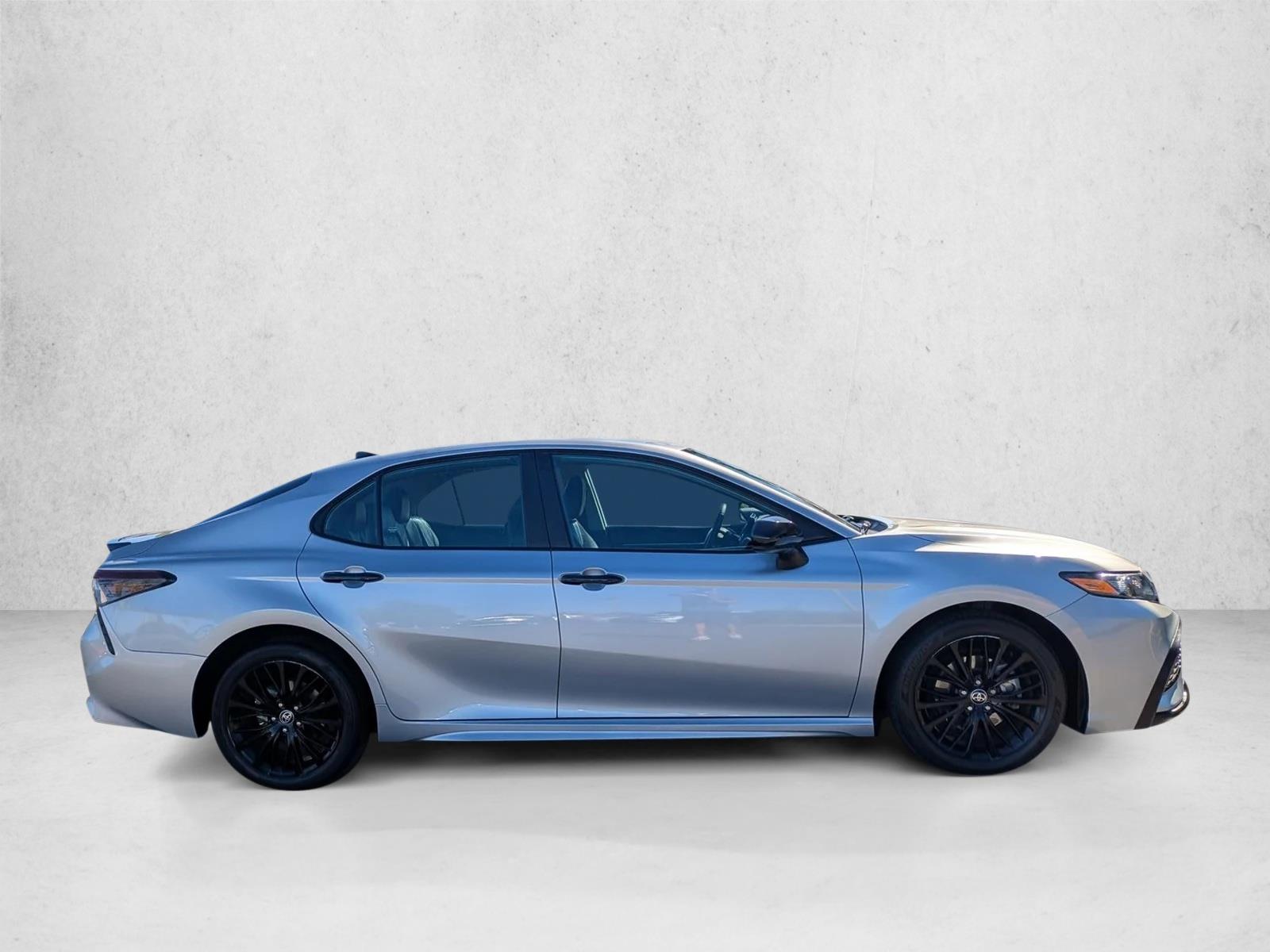 2021 Toyota Camry SE photo 4