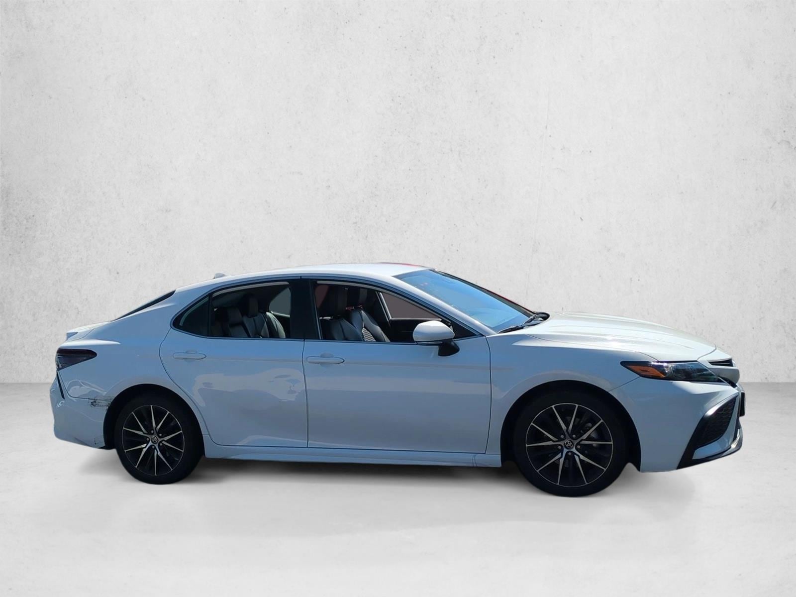 2023 Toyota Camry SE photo 4