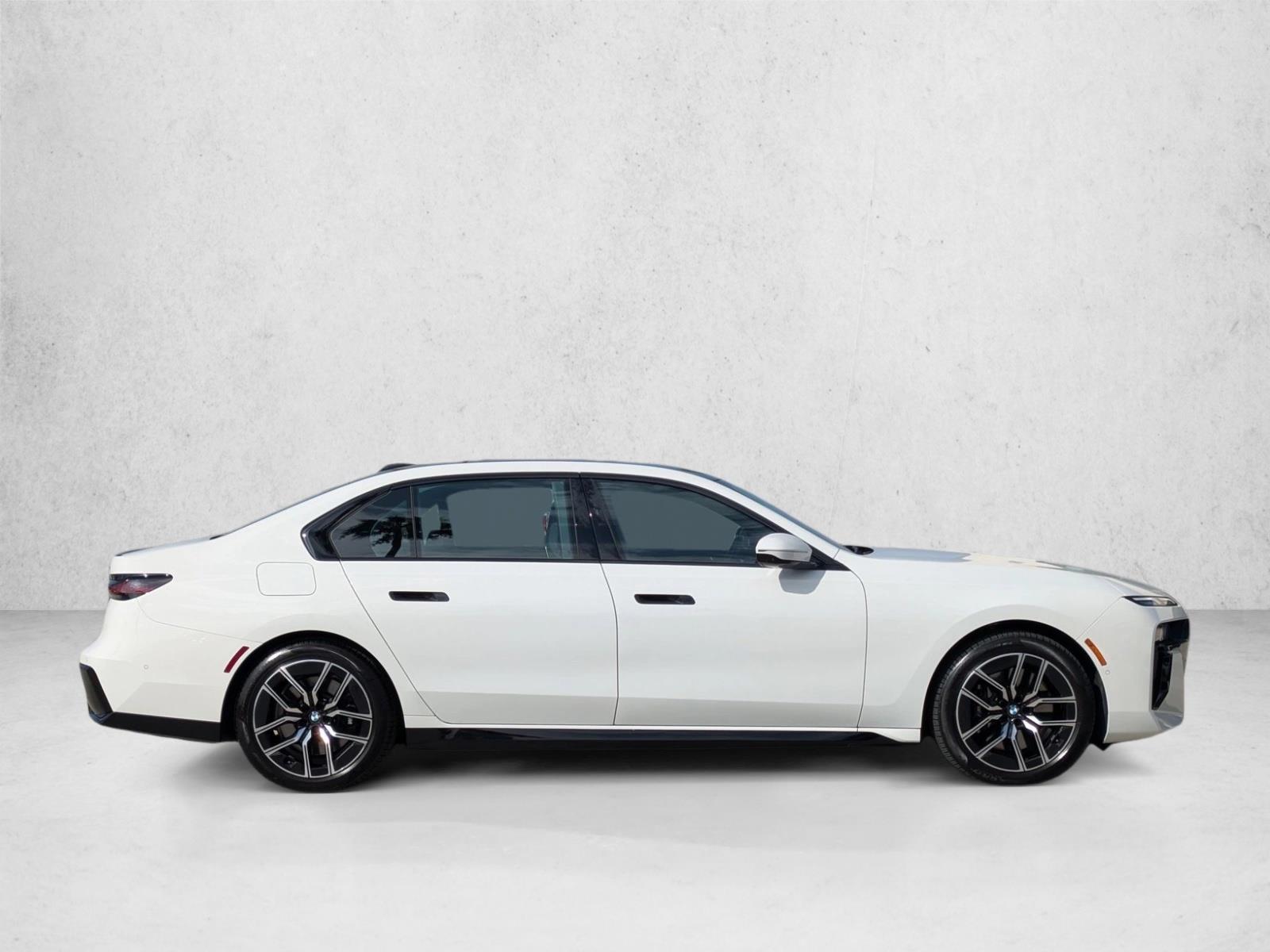 2025 Bmw 740i Sedan photo 4