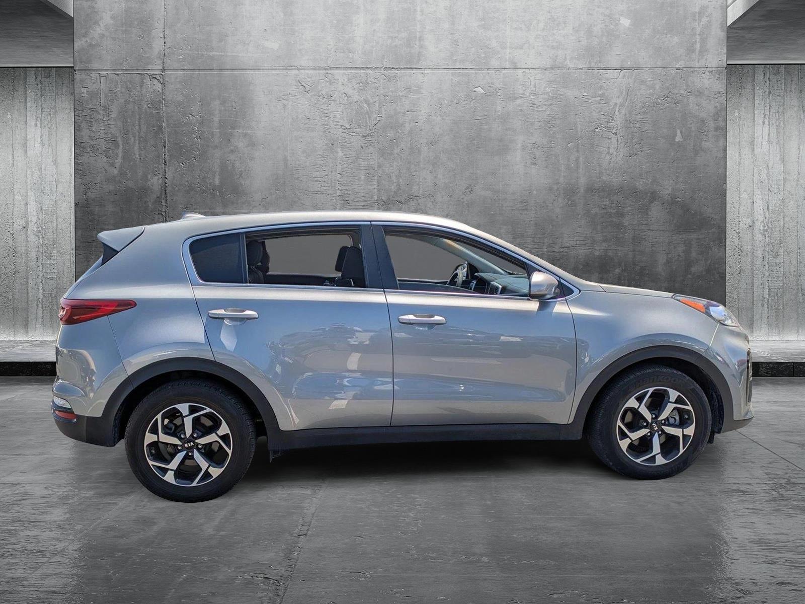 2022 Kia Sportage LX photo 4