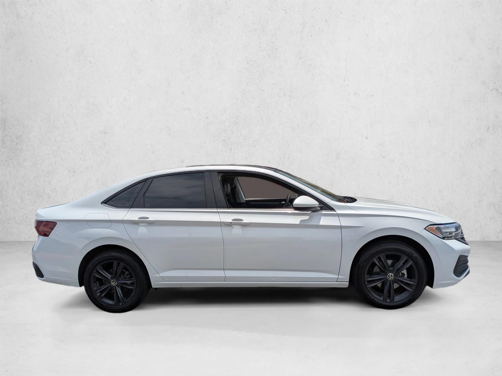 2022 Volkswagen Jetta SE - Photo 5