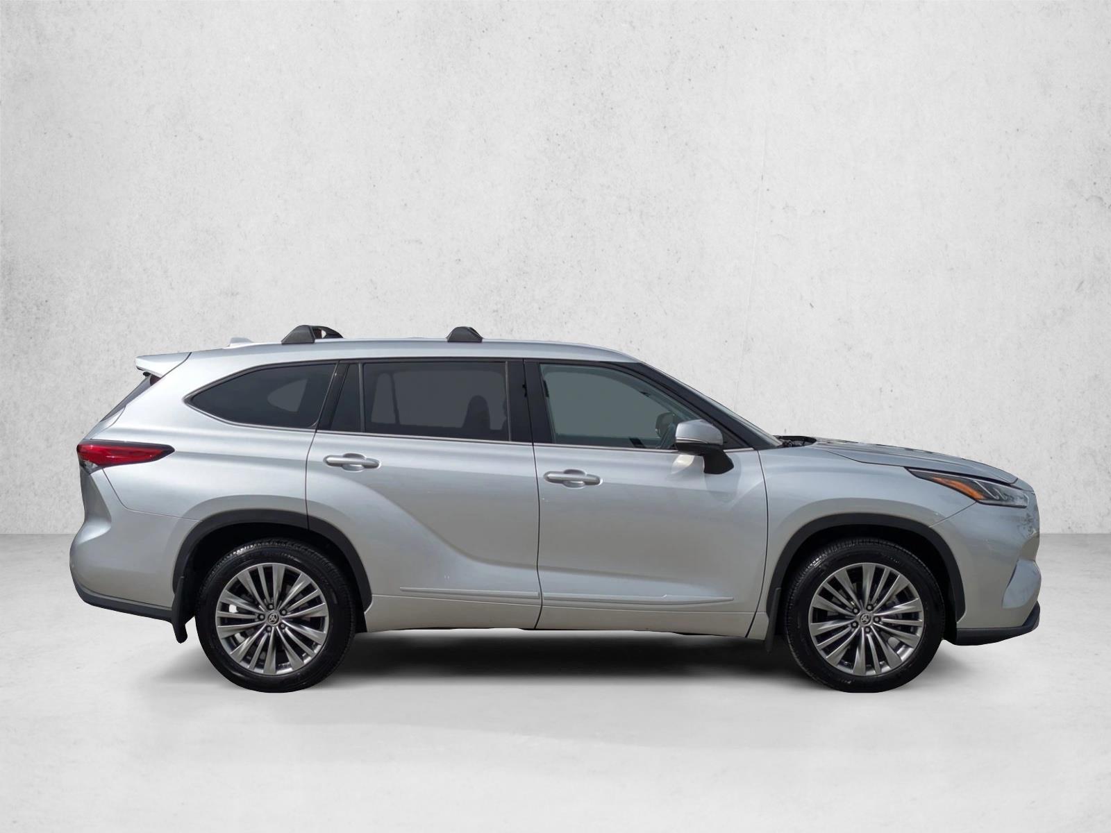 2021 Toyota Highlander Platinum photo 4