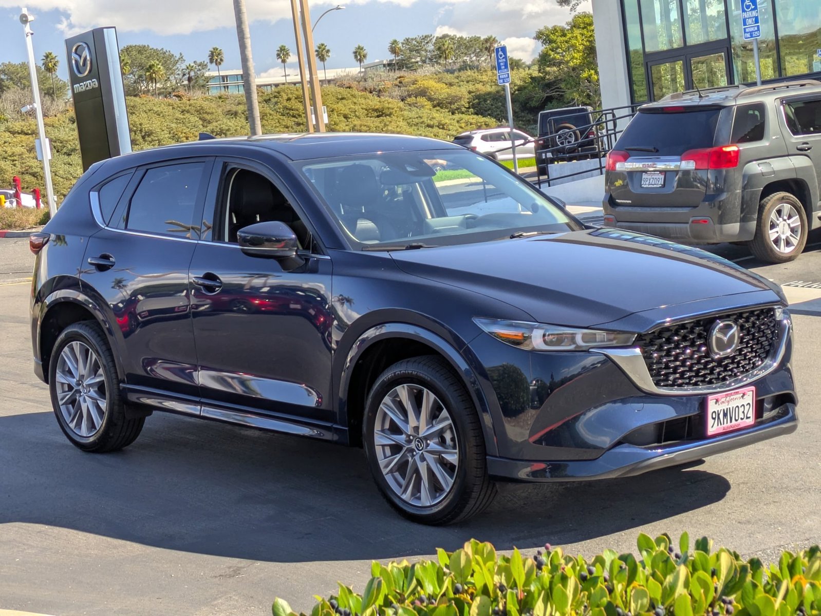 2024 Mazda CX-5 2.5 S Premium photo 2