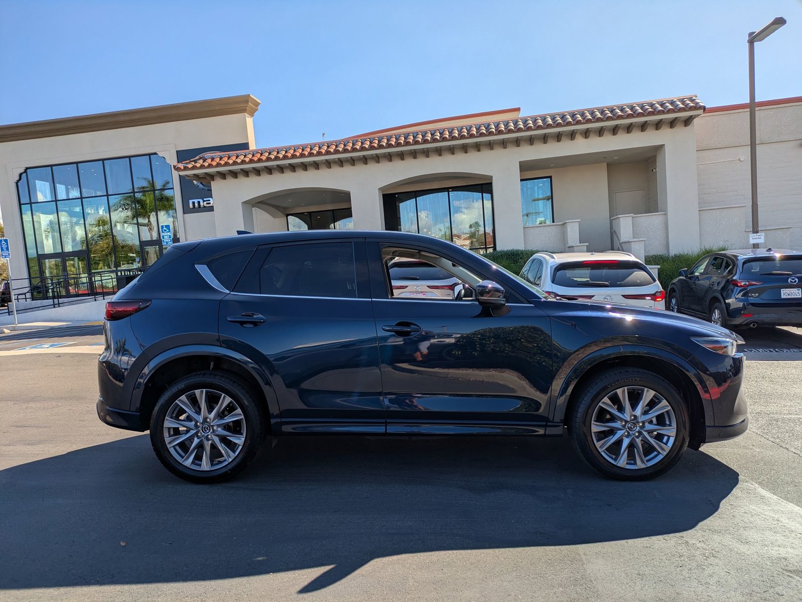 2024 Mazda CX-5 2.5 S Premium photo 3