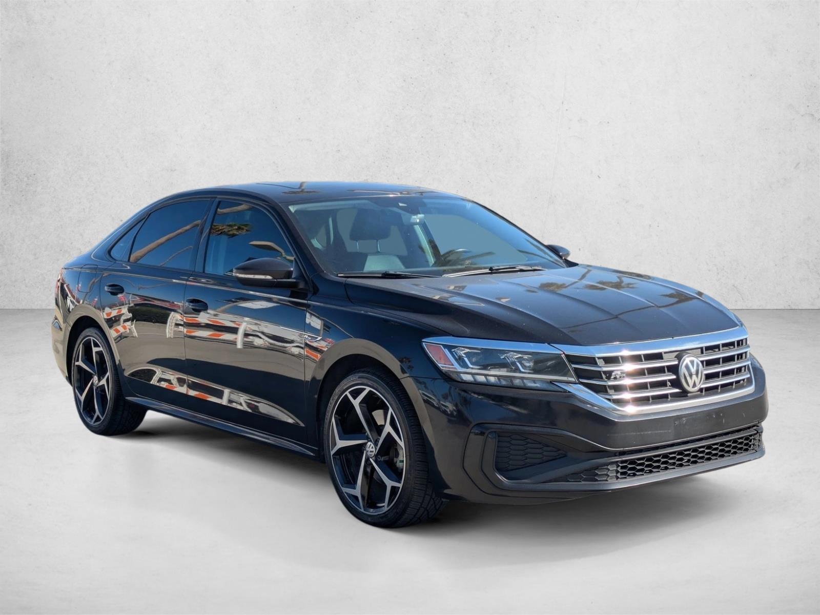 2020 Volkswagen Passat 2.0T R-Line photo 3