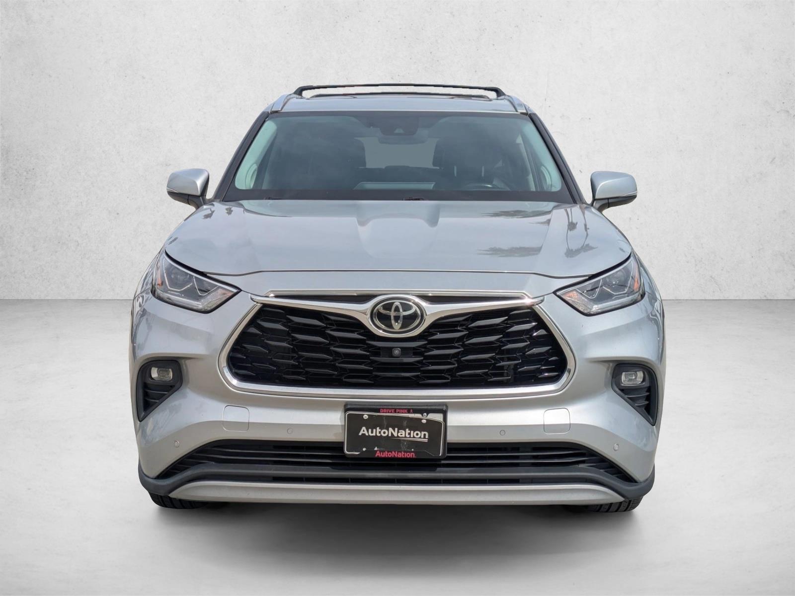 2021 Toyota Highlander Platinum photo 2