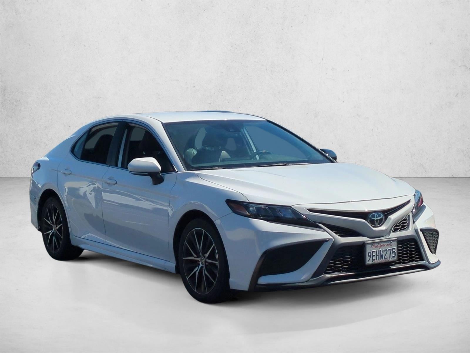 2023 Toyota Camry SE photo 3
