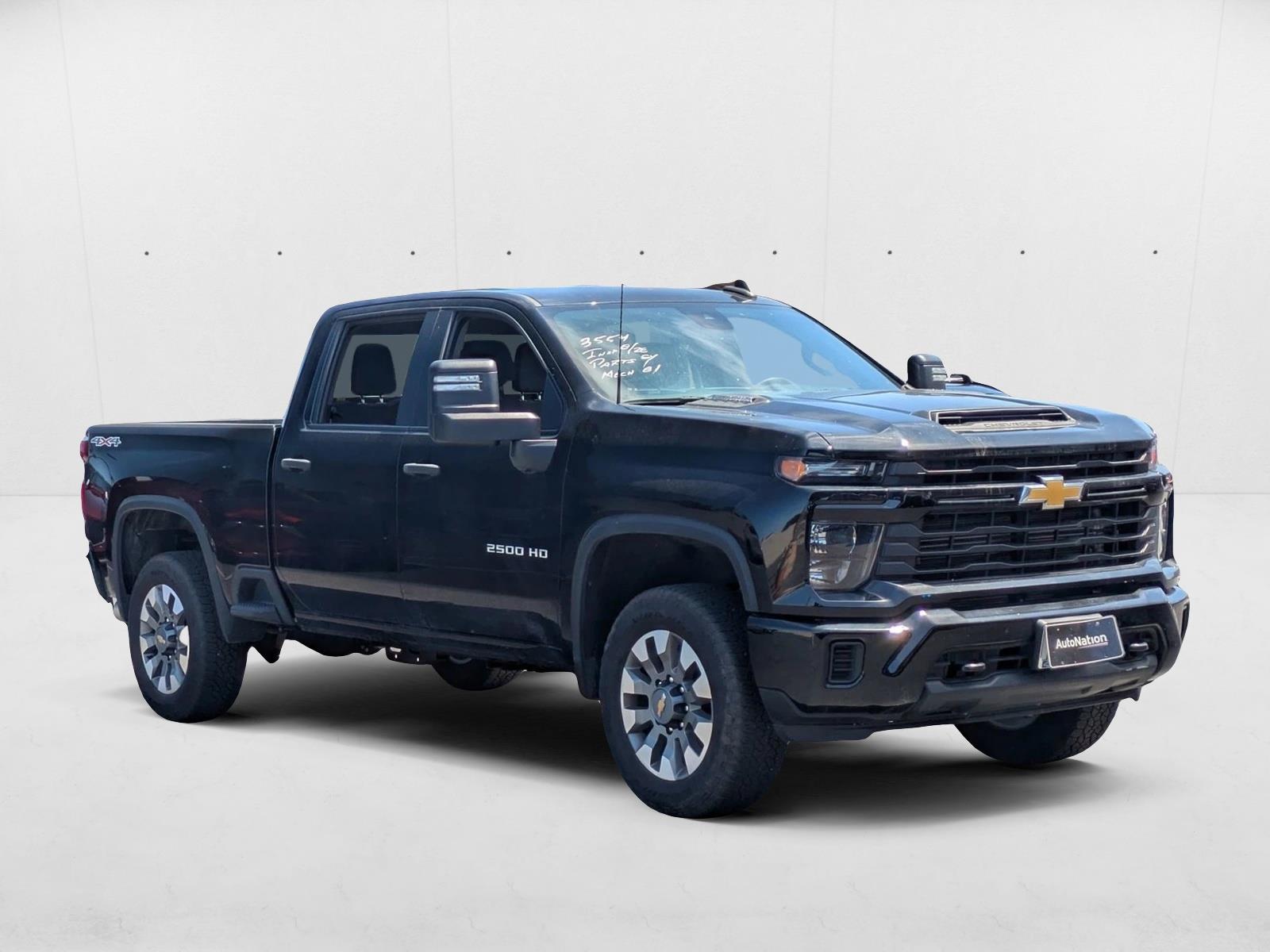 2024 Chevrolet Silverado 2500HD Custom photo 3