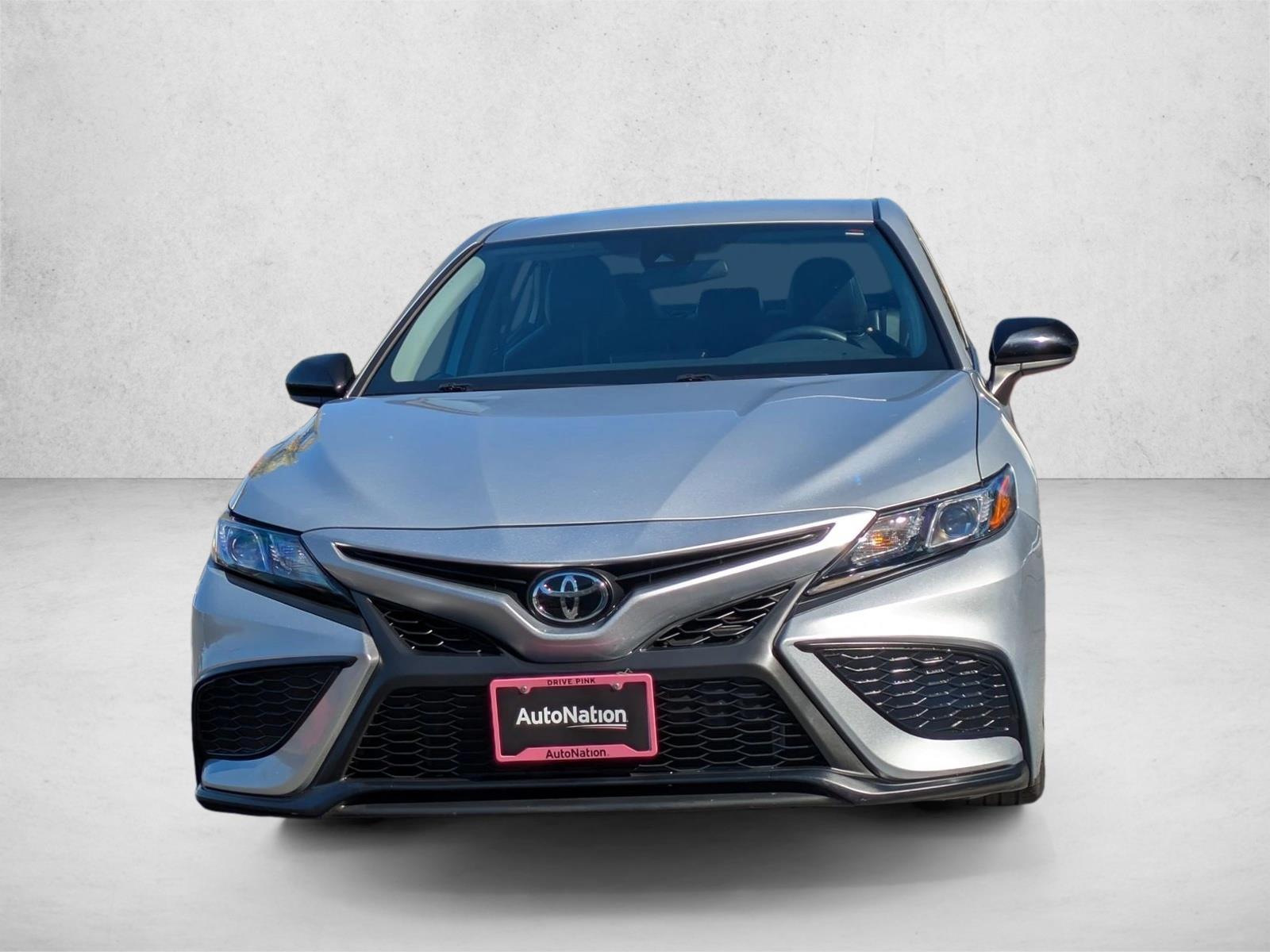 2021 Toyota Camry SE photo 2