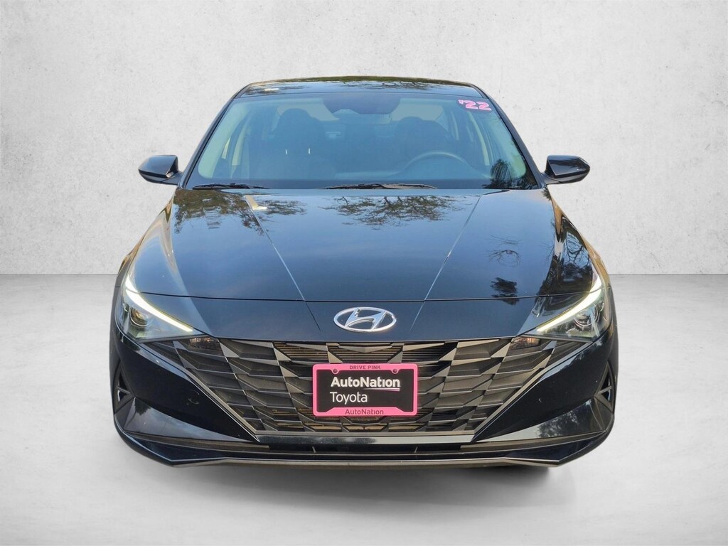 Used 2022 Hyundai Elantra SE Sedan