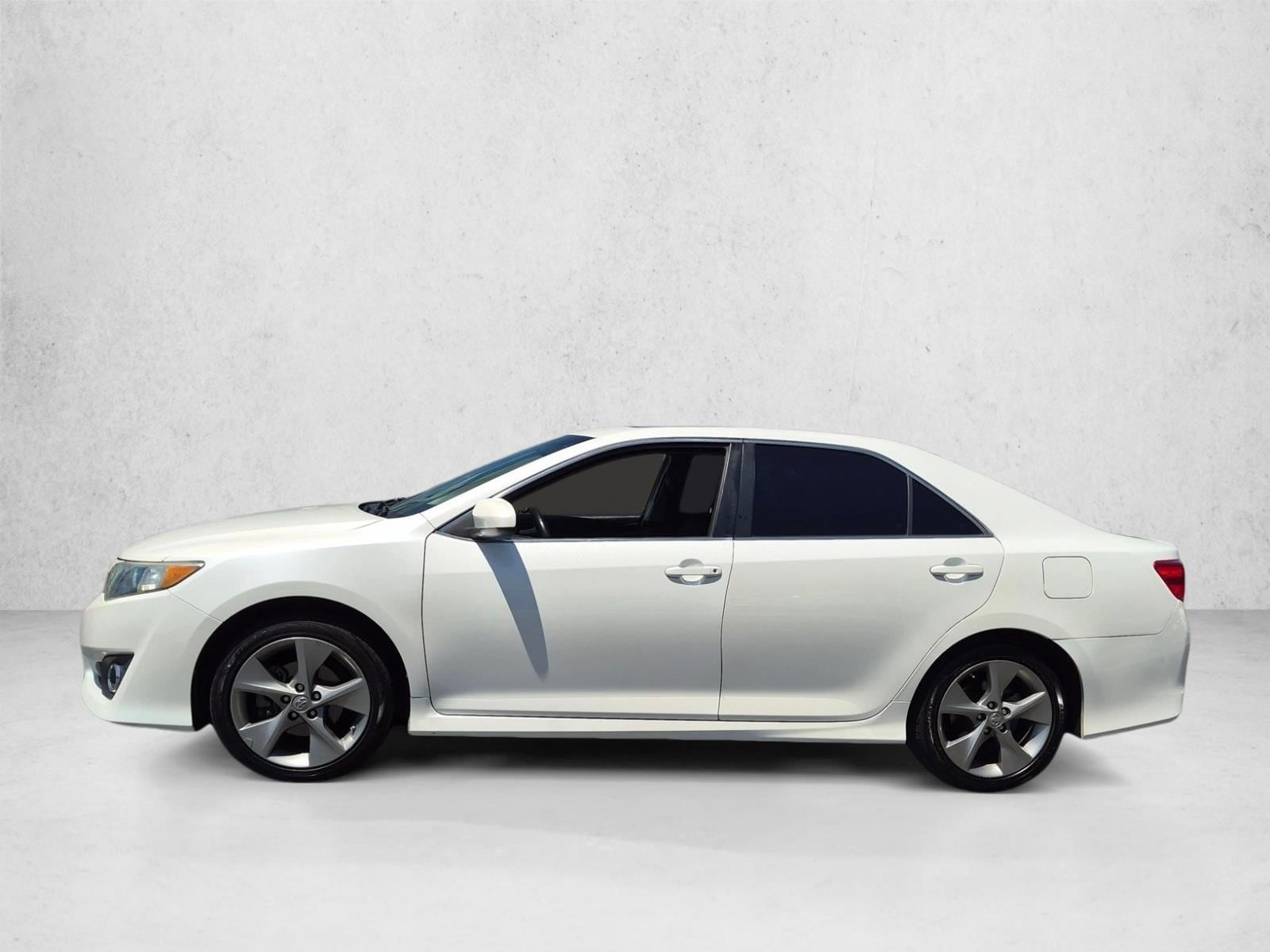 Used 2014 Toyota Camry SE Sport with VIN 4T1BF1FK1EU403969 for sale in Carlsbad, CA
