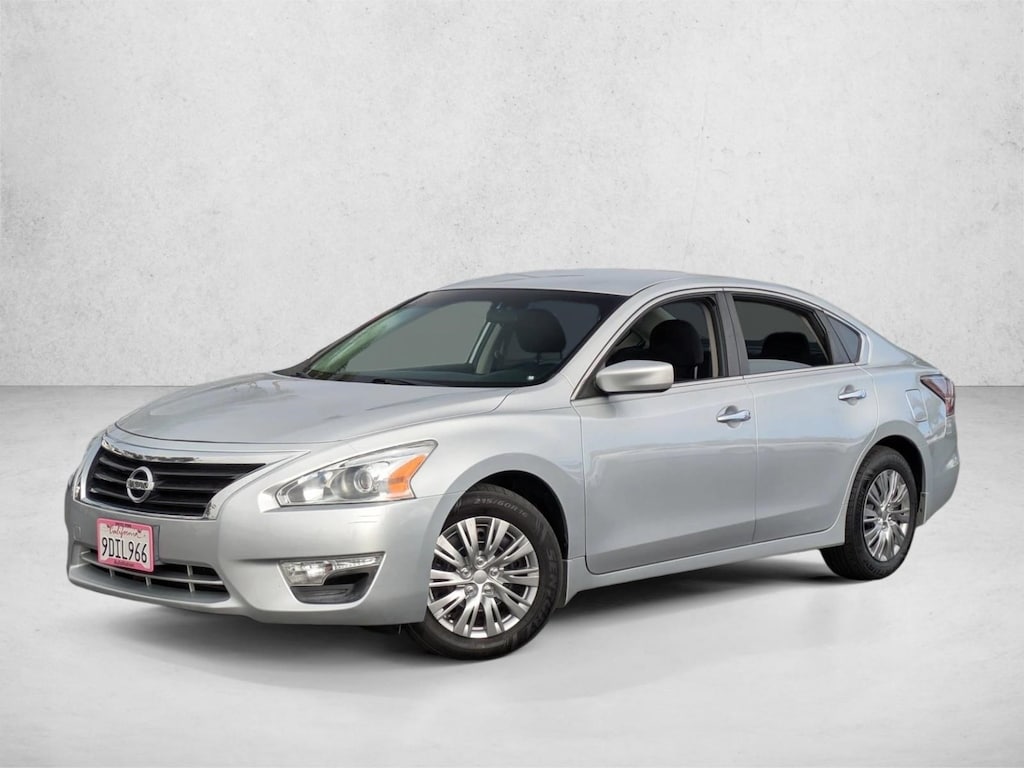 Used 2014 Nissan Altima 2.5 S Sedan
