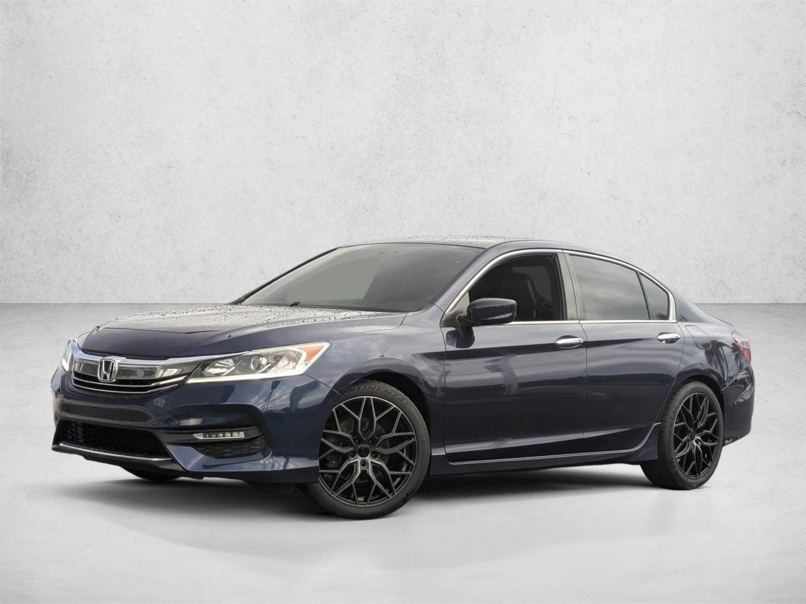 2017 Honda Accord Sport's photo