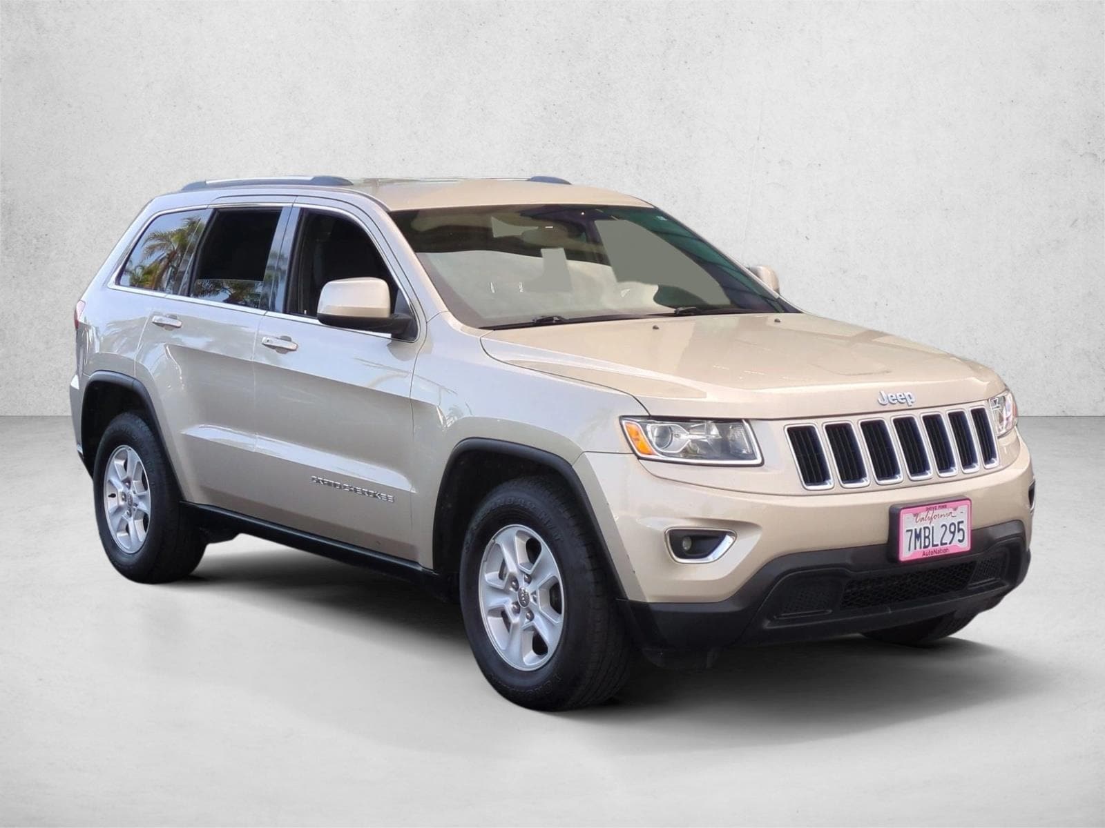 2015 Jeep Grand Cherokee Laredo 4x2 photo 3