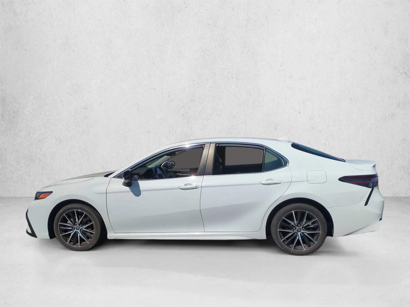 2023 Toyota Camry SE photo 5