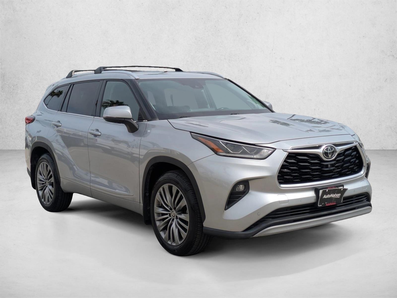 2021 Toyota Highlander Platinum photo 3