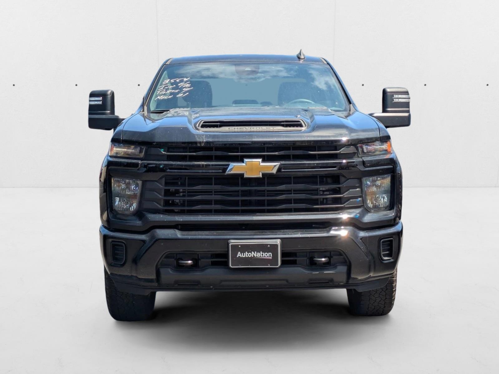 2024 Chevrolet Silverado 2500HD Custom photo 2