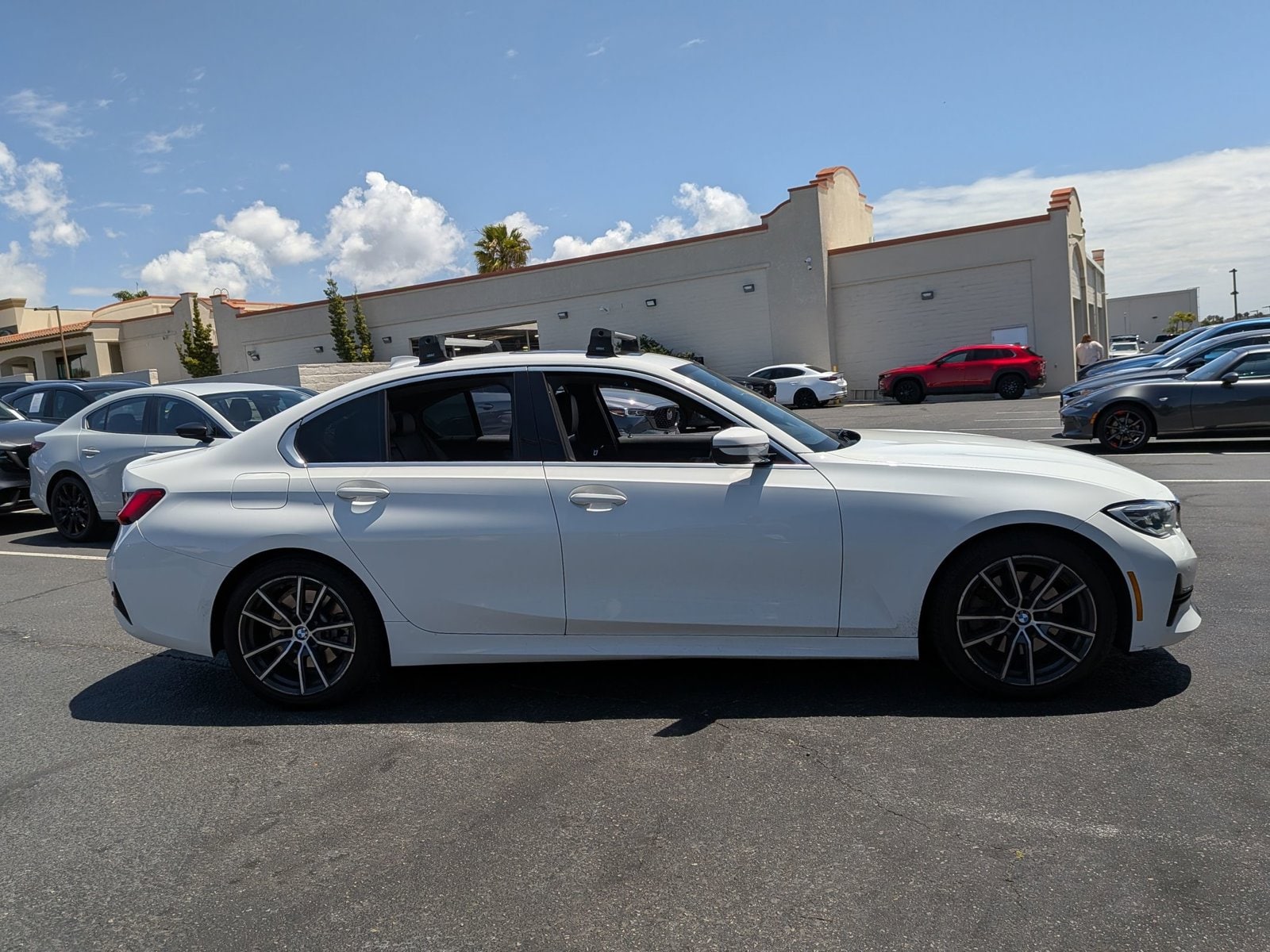 2020 BMW 330i photo 4
