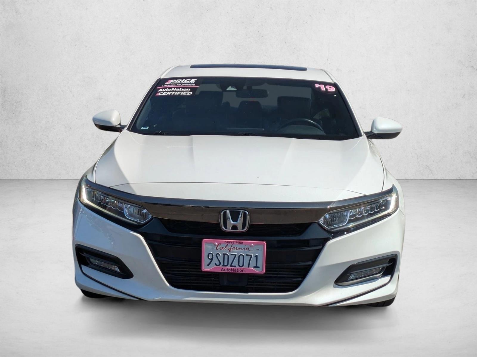 2019 Honda Accord Sport 2.0T photo 2