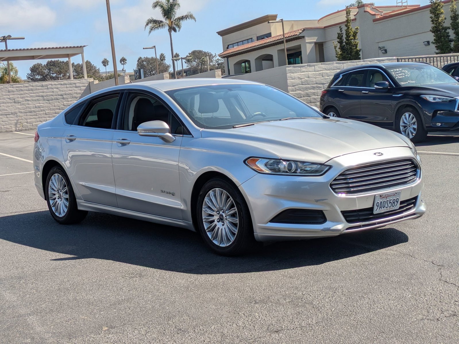 2015 Ford Fusion Hybrid SE photo 2
