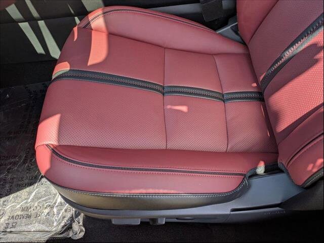 2025 Mazda CX-50 Premium Plus photo 4
